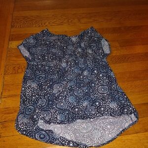 psychedelic blue and white swirly patterned short sleeved top from Sonoma Medium